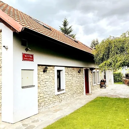 Feriehus Historicka Lhotky 1844 - Soukromi A Klid U Sazavy Malotice